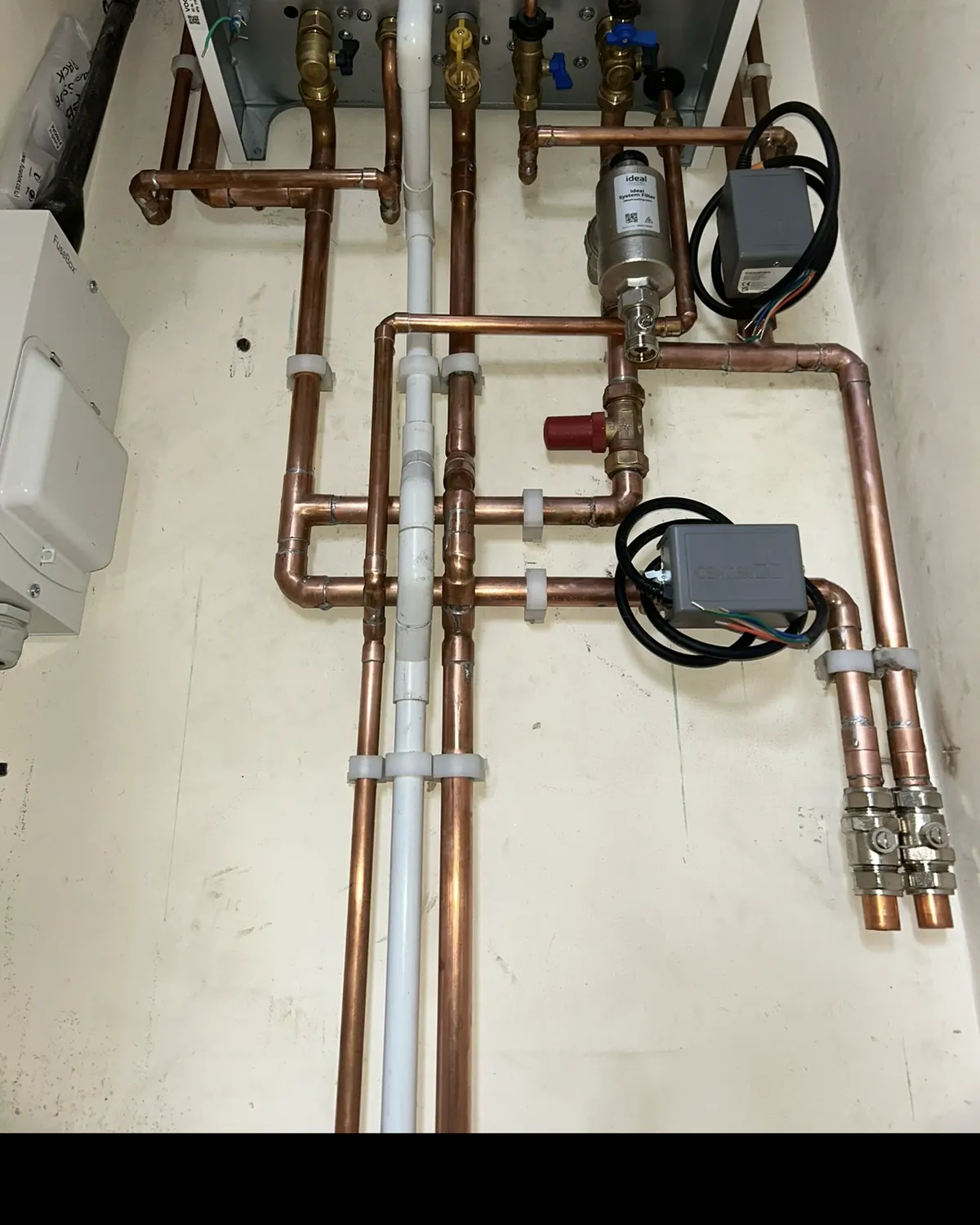 Under-boiler pipework